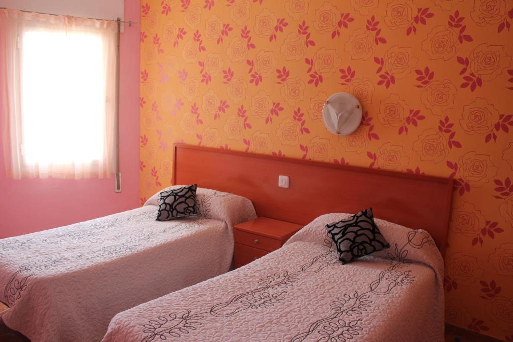 Hostal Julieta Lloret de Mar Habitación foto
